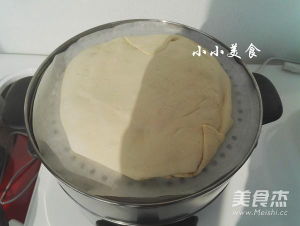 千層蒸餅：柔軟養胃的家常主食的做法-五香味蒸菜譜