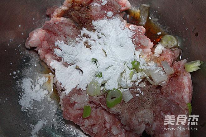 蟲草白菜木耳肉丸粉絲湯的做法-家常味砂鍋菜譜-易網<a href=http://m.henggaotouzi.com/ target=_blank class=infotextkey>健康養生</a>網 蟲草白菜木耳肉丸粉絲湯的做法-家常味砂鍋菜譜