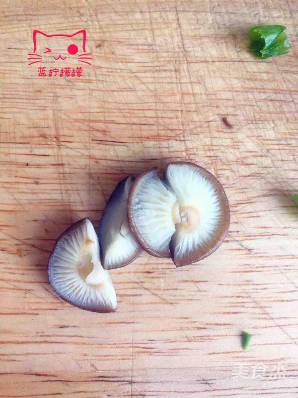 香菇雞肉炸醬面的做法-家常味炸菜譜-易網健康養生網 香菇雞肉炸醬面的做法-家常味炸菜譜