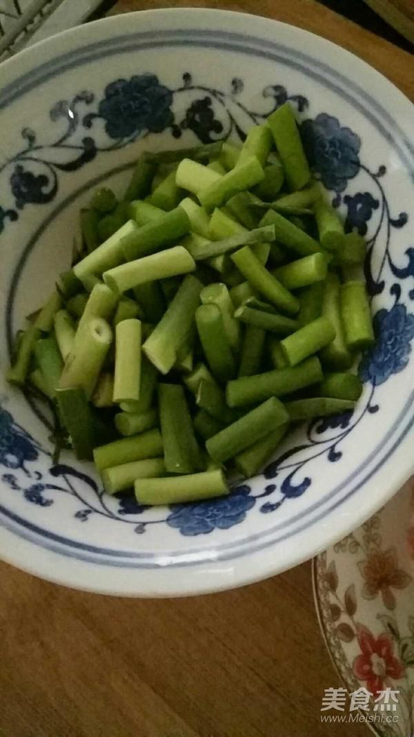 蒜苗醬油炒飯的做法-咸鮮味炒菜譜