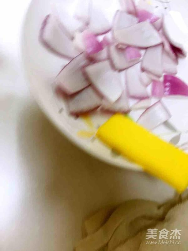 洋蔥黑椒牛肉的做法-黑椒味炒菜譜