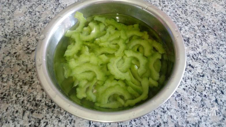 苦瓜雞蛋餅的做法-家常味煎菜譜