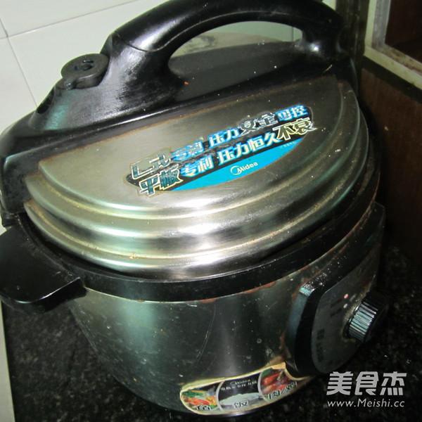 骨湯豆腐豬血香鍋的做法-家常味煮菜譜