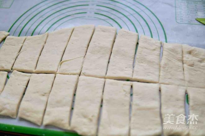 酵母酥脆油條的做法-家常味炸菜譜