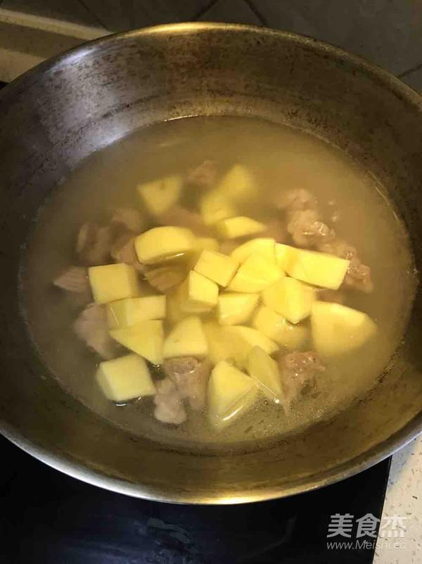 紅咖喱牛肉的做法-咖喱味煮菜譜-易網(wǎng)健康養(yǎng)生網(wǎng) 紅咖喱牛肉的做法-咖喱味煮菜譜