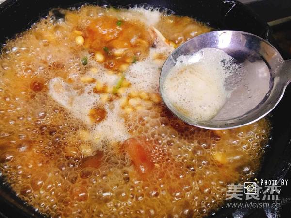 滿滿膠原蛋白的黃豆?fàn)F豬蹄的做法-醬香味燜菜譜-易網(wǎng)健康養(yǎng)生網(wǎng) 滿滿膠原蛋白的黃豆?fàn)F豬蹄的做法-醬香味燜菜譜