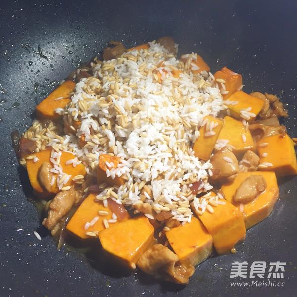 南瓜雞肉燜飯的做法-家常味燜菜譜-易網(wǎng)健康養(yǎng)生網(wǎng) 南瓜雞肉燜飯的做法-家常味燜菜譜