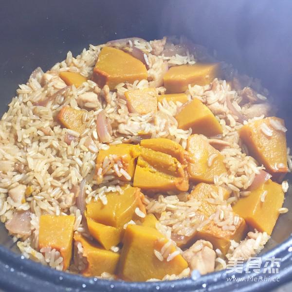 南瓜雞肉燜飯的做法-家常味燜菜譜-易網(wǎng)健康養(yǎng)生網(wǎng) 南瓜雞肉燜飯的做法-家常味燜菜譜