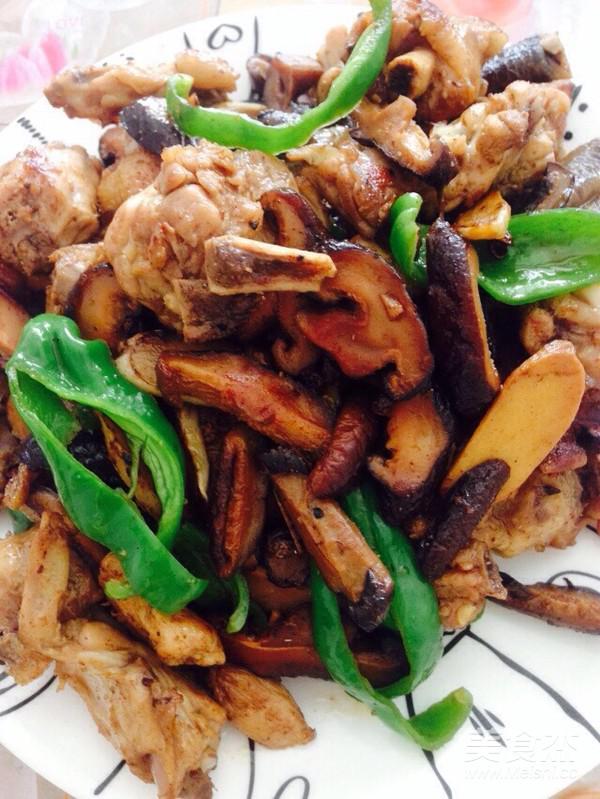 香菇炒雞的做法-家常味炒菜譜