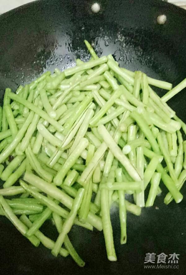 清炒豆角的做法-家常味炒菜譜