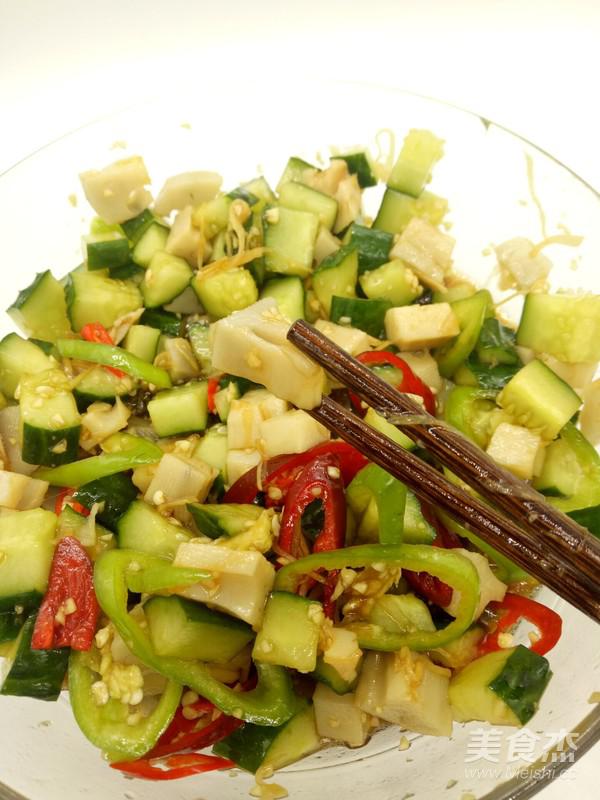 涼拌蓮藕小黃瓜的做法-香辣味拌菜譜