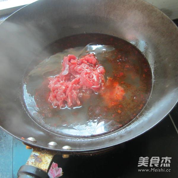 金針菇配牛肉的做法-香辣味煮菜譜