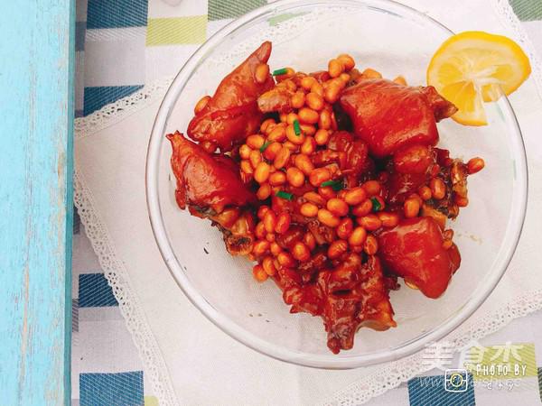 滿滿膠原蛋白的黃豆?fàn)F豬蹄的做法-醬香味燜菜譜-易網(wǎng)健康養(yǎng)生網(wǎng) 滿滿膠原蛋白的黃豆?fàn)F豬蹄的做法-醬香味燜菜譜