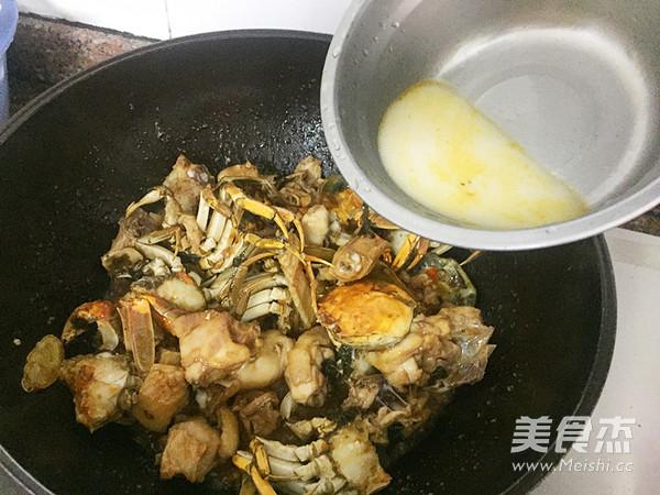 大閘蟹燜滑雞的做法-家常味燜菜譜