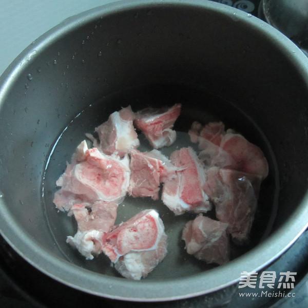 骨湯豆腐豬血香鍋的做法-家常味煮菜譜