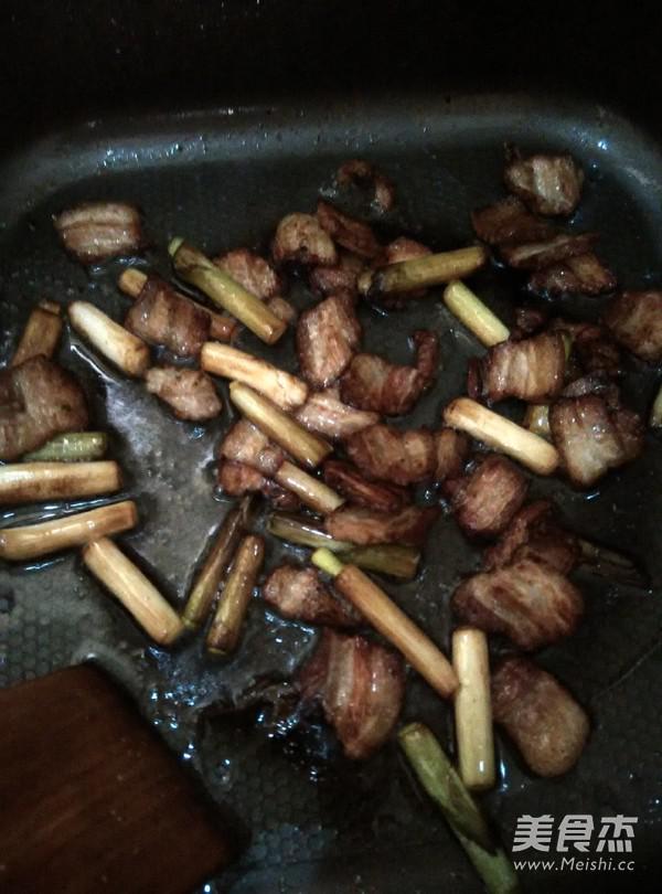 下飯菜蒜葉五花肉的做法-家常味炒菜譜