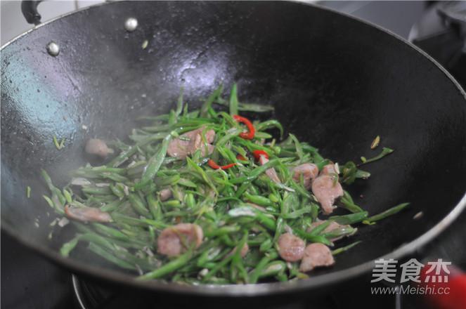 四季豆炒肉腸的做法-咸鮮味炒菜譜-易網健康養生網 四季豆炒肉腸的做法-咸鮮味炒菜譜