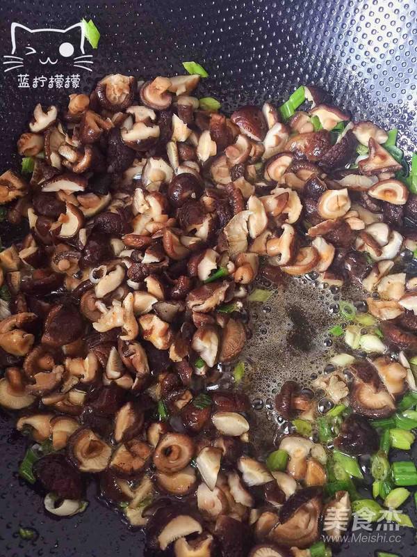 香菇雞肉炸醬面的做法-家常味炸菜譜-易網健康養生網 香菇雞肉炸醬面的做法-家常味炸菜譜