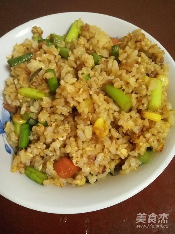 蒜苗醬油炒飯的做法-咸鮮味炒菜譜