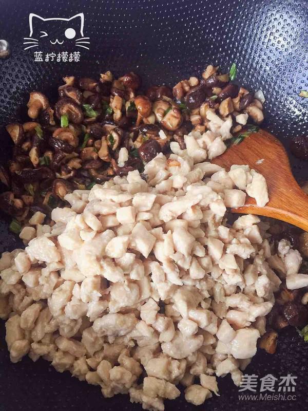 香菇雞肉炸醬面的做法-家常味炸菜譜-易網健康養生網 香菇雞肉炸醬面的做法-家常味炸菜譜