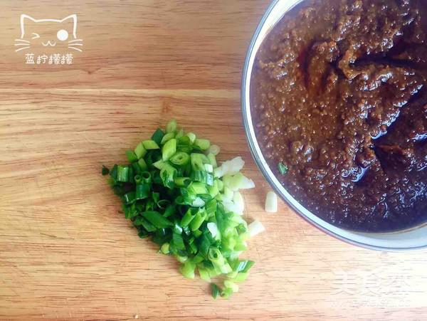 香菇雞肉炸醬面的做法-家常味炸菜譜-易網健康養生網 香菇雞肉炸醬面的做法-家常味炸菜譜