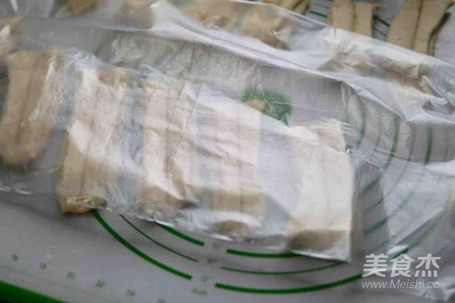 酵母酥脆油條的做法-家常味炸菜譜