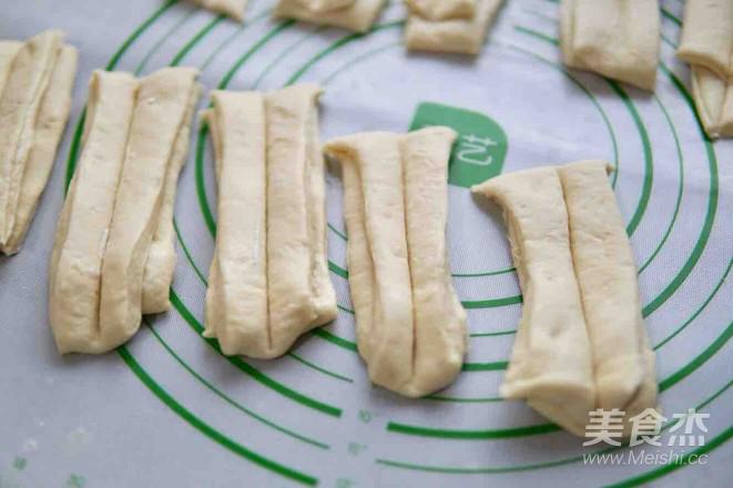 酵母酥脆油條的做法-家常味炸菜譜