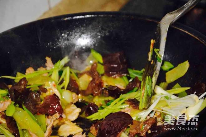 木耳炒肉片的做法-家常味炒菜譜