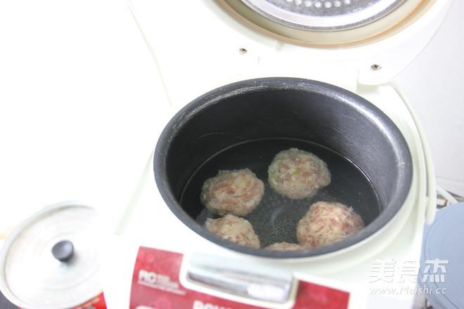 最好吃的揚州獅子頭的做法-家常味煮菜譜