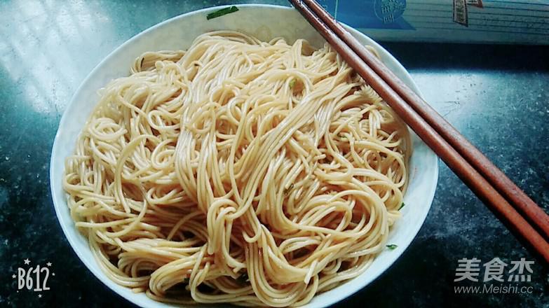 油蔥拌面的做法-蔥香味拌菜譜-易網(wǎng)健康養(yǎng)生網(wǎng) 油蔥拌面的做法-蔥香味拌菜譜