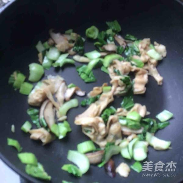 香菇青菜豆腐皮湯的做法-家常味煮菜譜