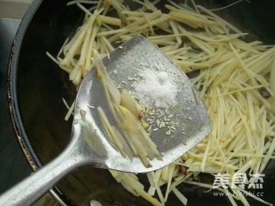 熗炒土豆絲的做法-家常味炒菜譜