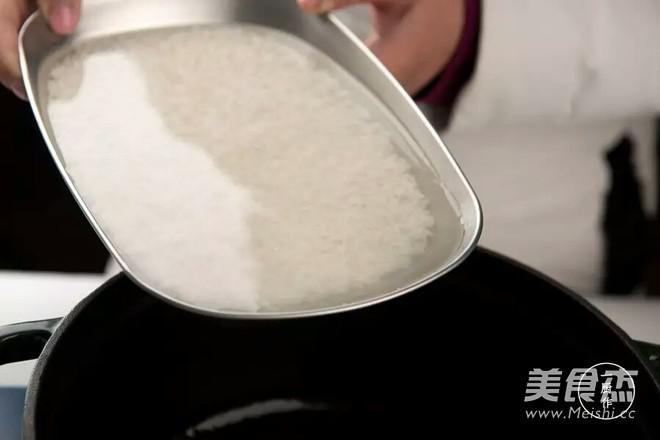 鑄鐵鍋版皮蛋瘦肉粥的做法-咸鮮味煮菜譜