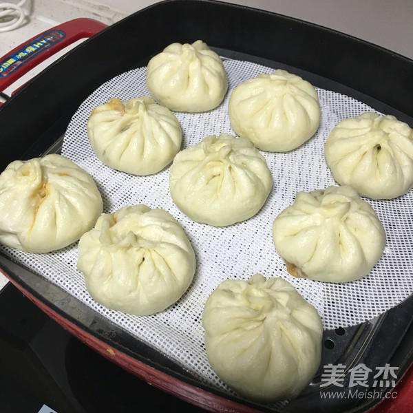 解饞的薺菜肉包子的做法-咸鮮味蒸菜譜