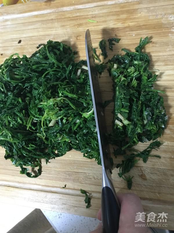 解饞的薺菜肉包子的做法-咸鮮味蒸菜譜