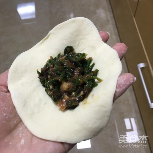 解饞的薺菜肉包子的做法-咸鮮味蒸菜譜