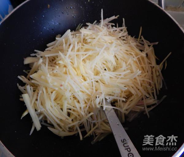 西紅柿炒土豆絲的做法-家常味炒菜譜