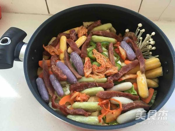 韓國(guó)年糕芝士火鍋的做法-咖喱味燉菜譜