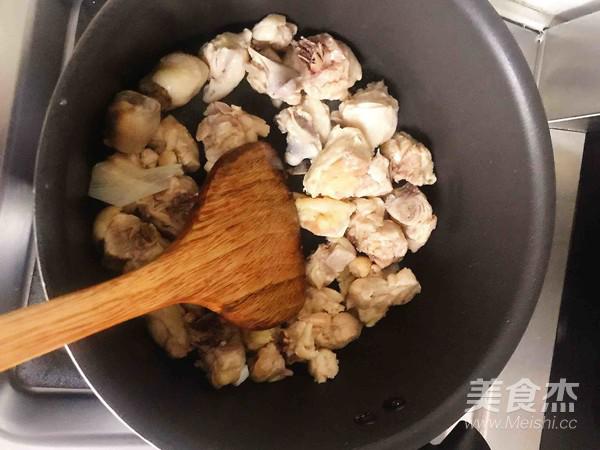 咖喱雞塊的做法-香辣味炒菜譜-易網健康養生網 咖喱雞塊的做法-香辣味炒菜譜