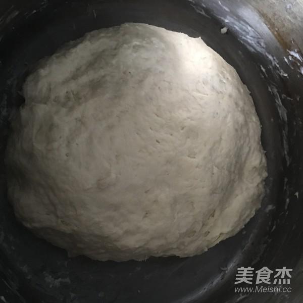 解饞的薺菜肉包子的做法-咸鮮味蒸菜譜