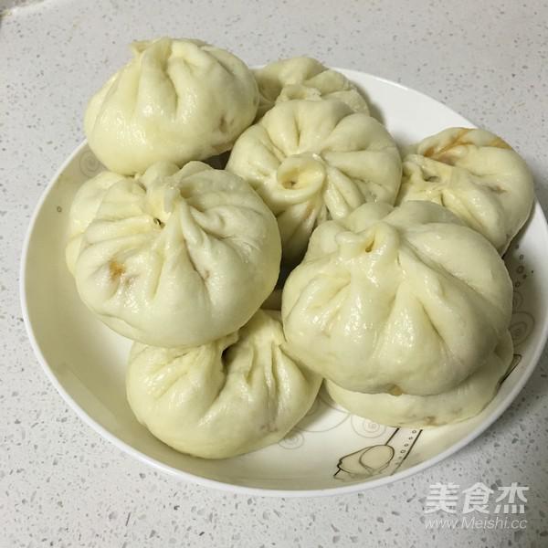 解饞的薺菜肉包子的做法-咸鮮味蒸菜譜