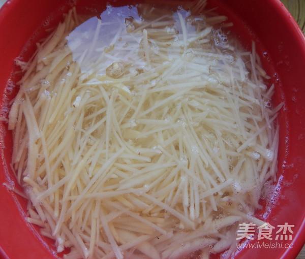 西紅柿炒土豆絲的做法-家常味炒菜譜