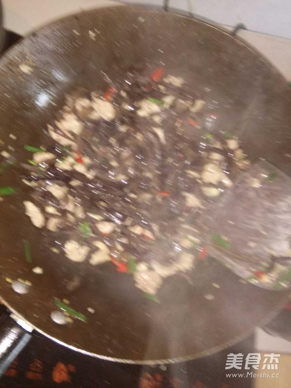 木耳炒肉的做法-香辣味炒菜譜
