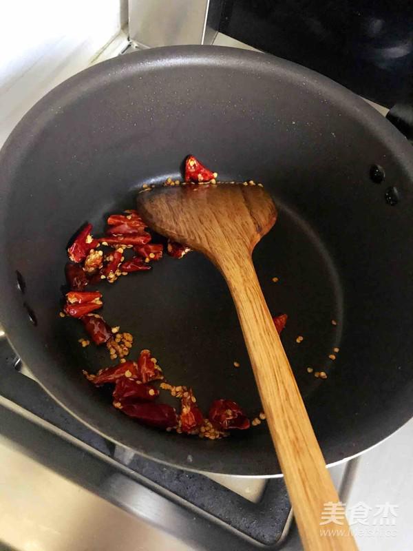 咖喱雞塊的做法-香辣味炒菜譜-易網<a href=http://m.henggaotouzi.com/ target=_blank class=infotextkey>健康養生</a>網 咖喱雞塊的做法-香辣味炒菜譜