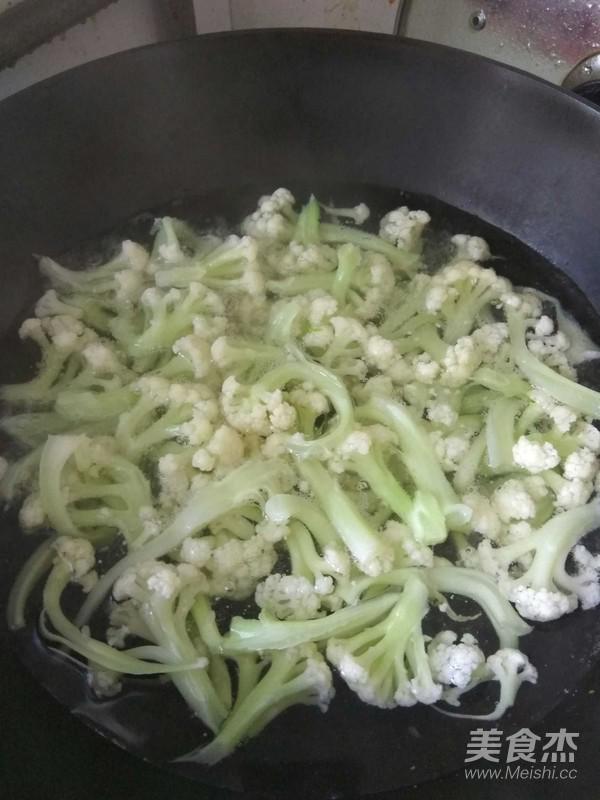 肉炒有機菜花的做法-家常味炒菜譜-易網健康養生網 肉炒有機菜花的做法-家常味炒菜譜