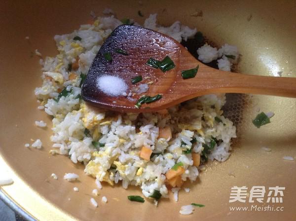 蛋炒飯的做法-咸鮮味炒菜譜