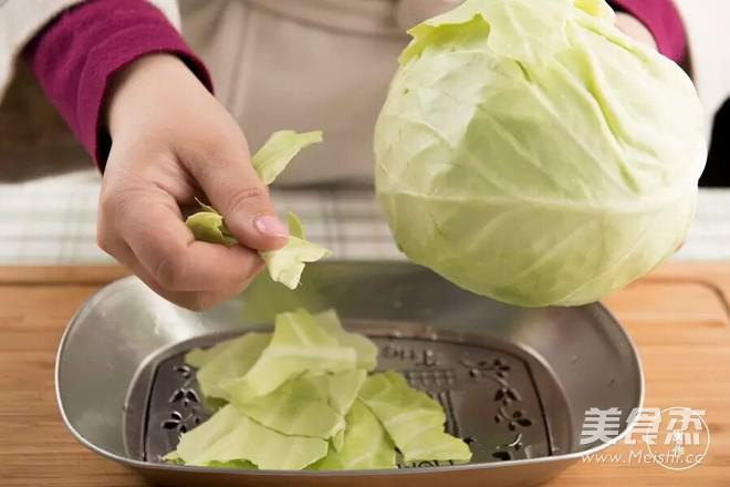鑄鐵鍋版干鍋手撕包菜的做法-酸辣味干鍋菜譜