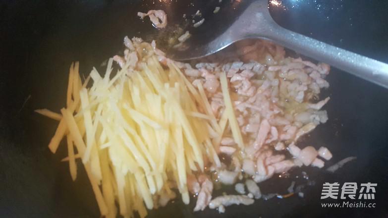 東北姜絲肉的做法-家常味炒菜譜