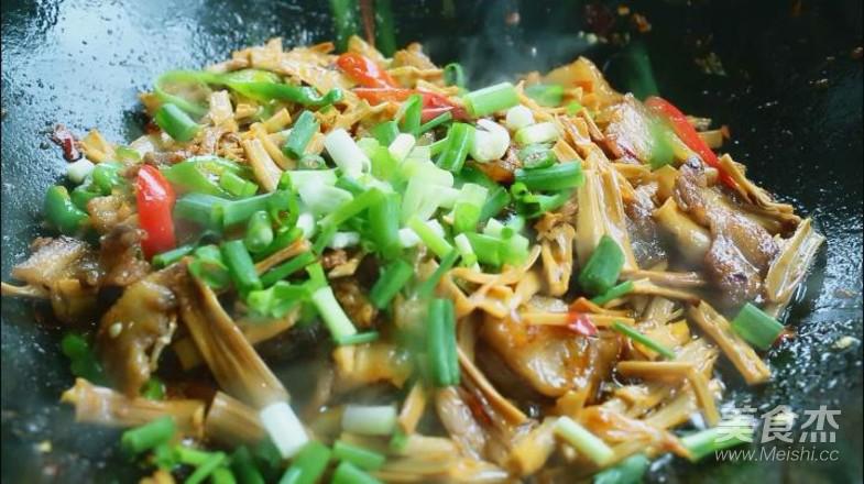 筍干炒回鍋肉的做法-家常味炒菜譜-易網健康養生網 筍干炒回鍋肉的做法-家常味炒菜譜