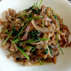 炒羊肉片的做法-蔥香味炒菜譜